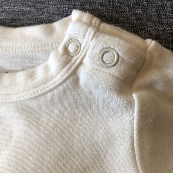 GOUMI - short sleeve onesie with back snaps - Size 0-3 - Cream - NWOT - Picture 3 of 7